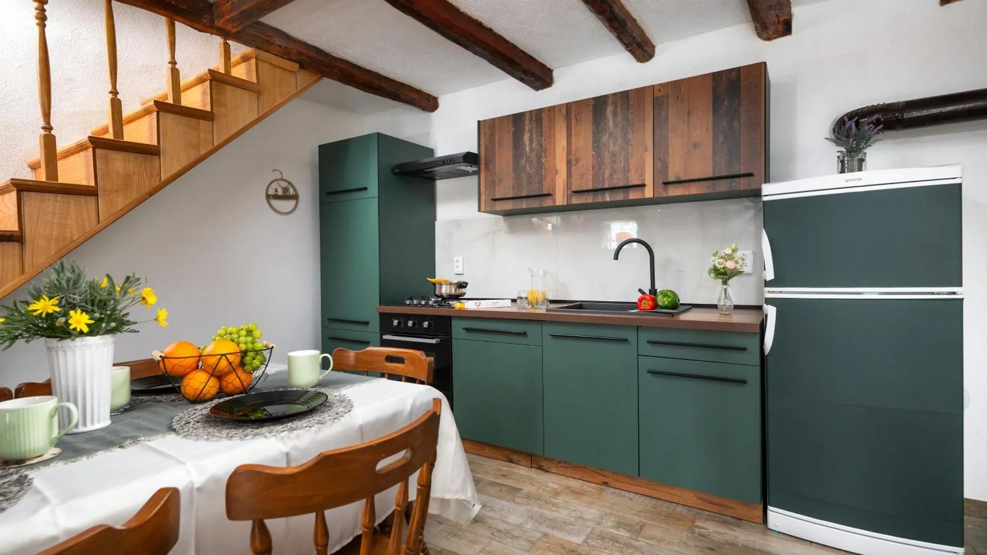Prázdninový dům Typisch Istrisches Ferienhaus Mit Garten Roial